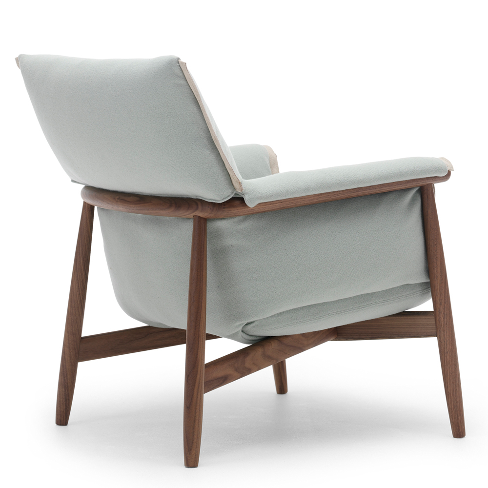 E015 Embrace Lounge