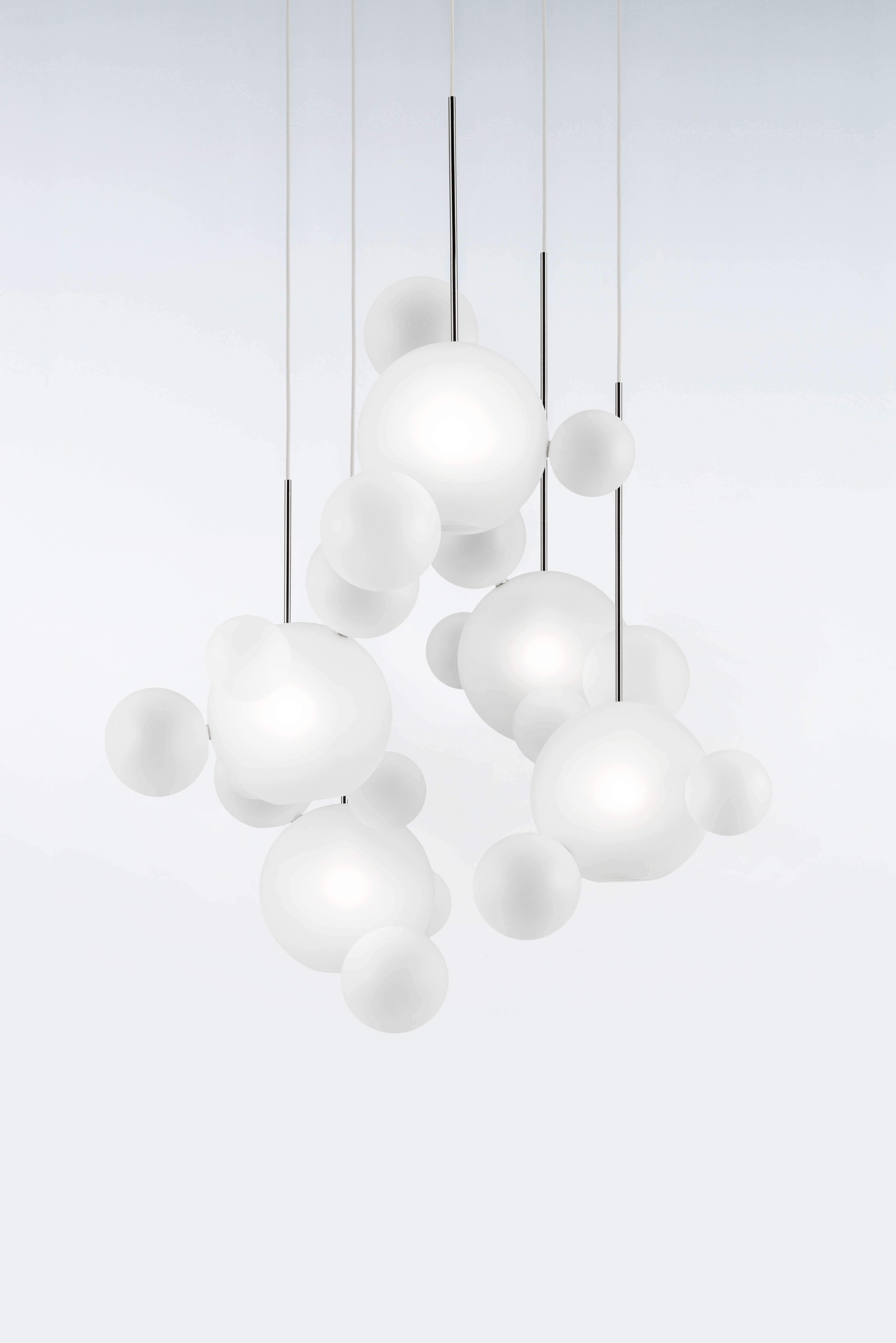 giopatocoombes-bollefrosted-circularchandelier24bubbles-cavobianco-federicovilla
