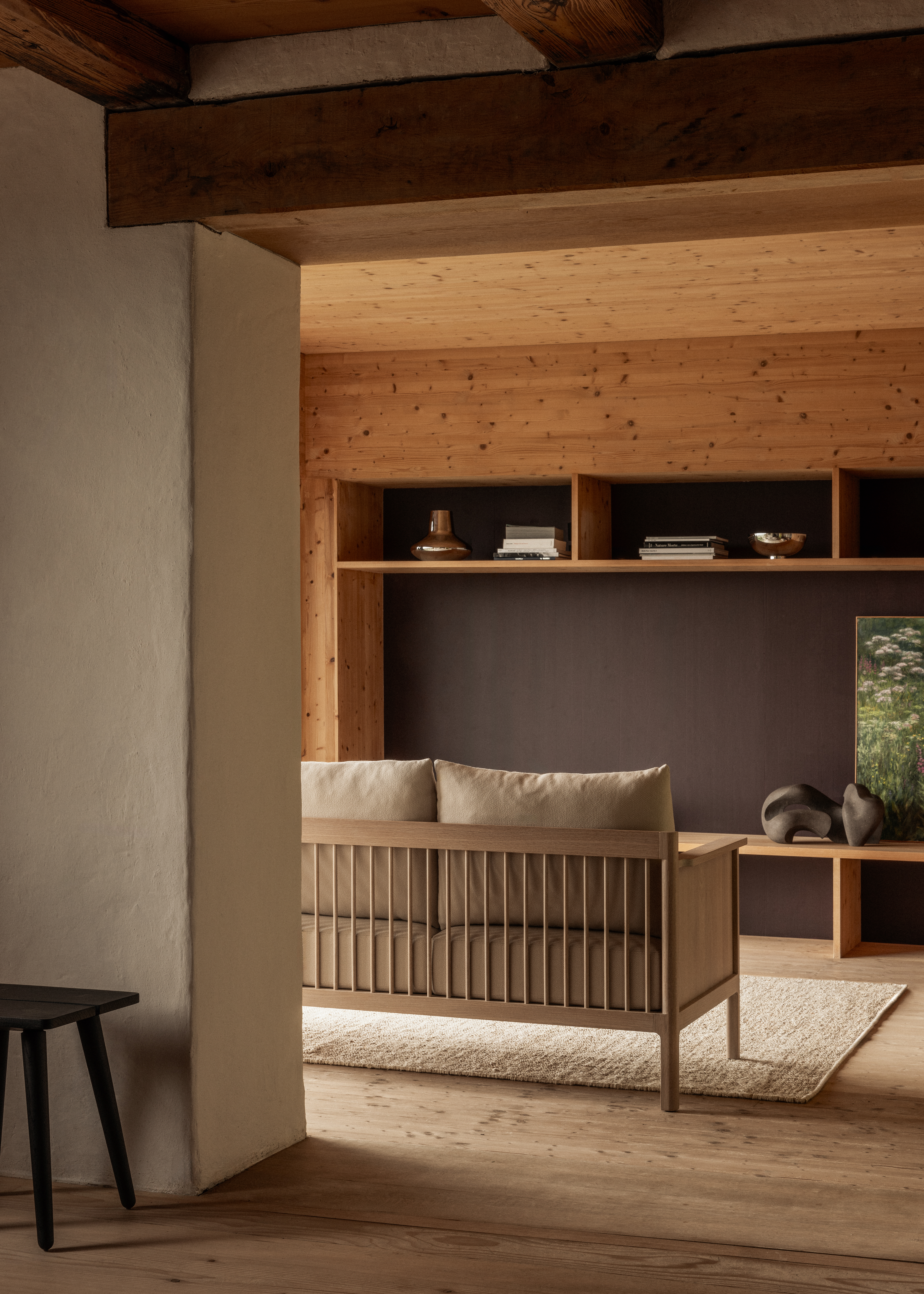seitz-traditional-home-helm-2-seater-sofa-and-chalet-stool